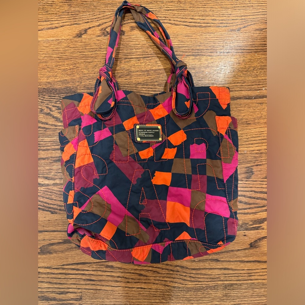 Tote bag